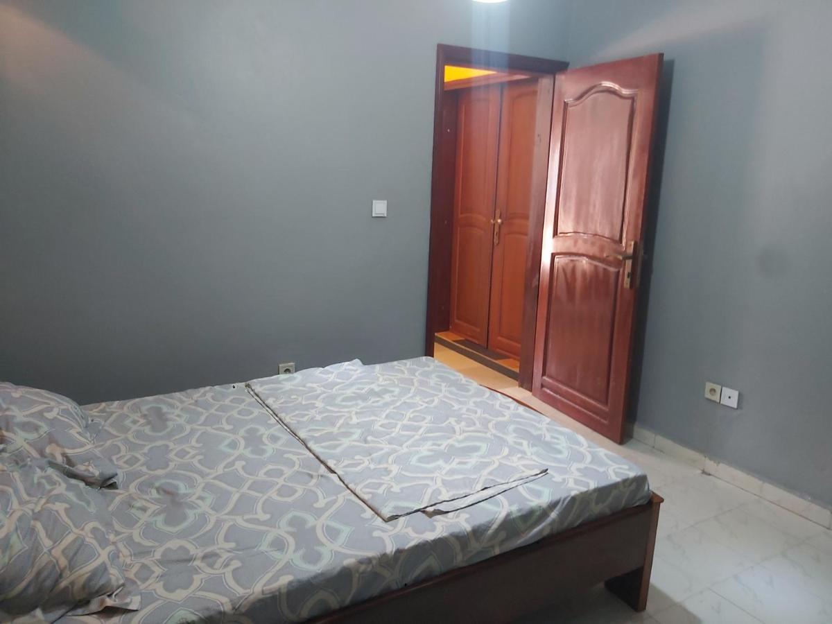 Hotel Appart B4UYaoundé エクステリア 写真