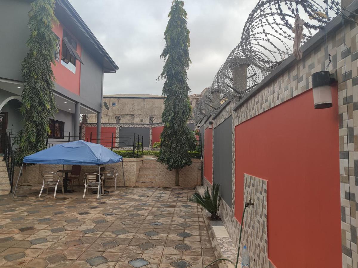 Hotel Appart B4UYaoundé エクステリア 写真